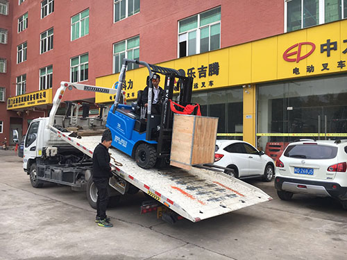 廈門電動(dòng)叉車公司,銷售比亞迪電動(dòng)叉車2.5噸一臺